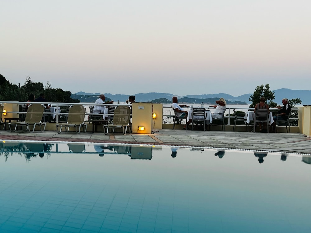 Kanapitsa Mare Hotel 2/46