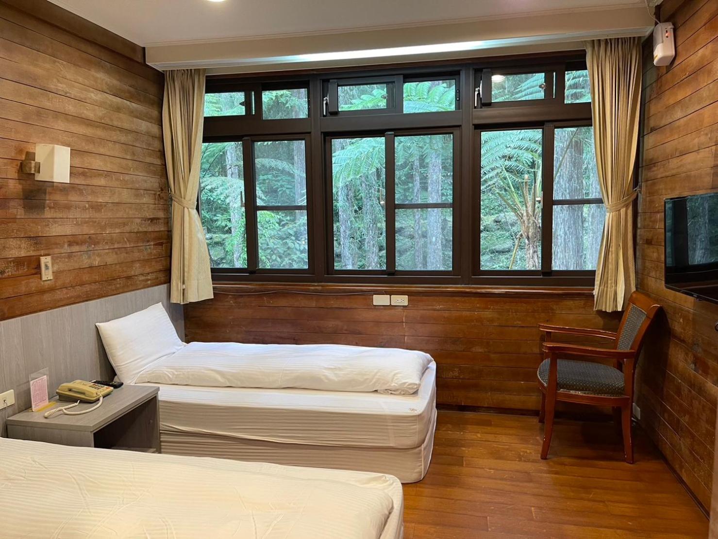 Xitou Youth Activity Center Hostel 13/36