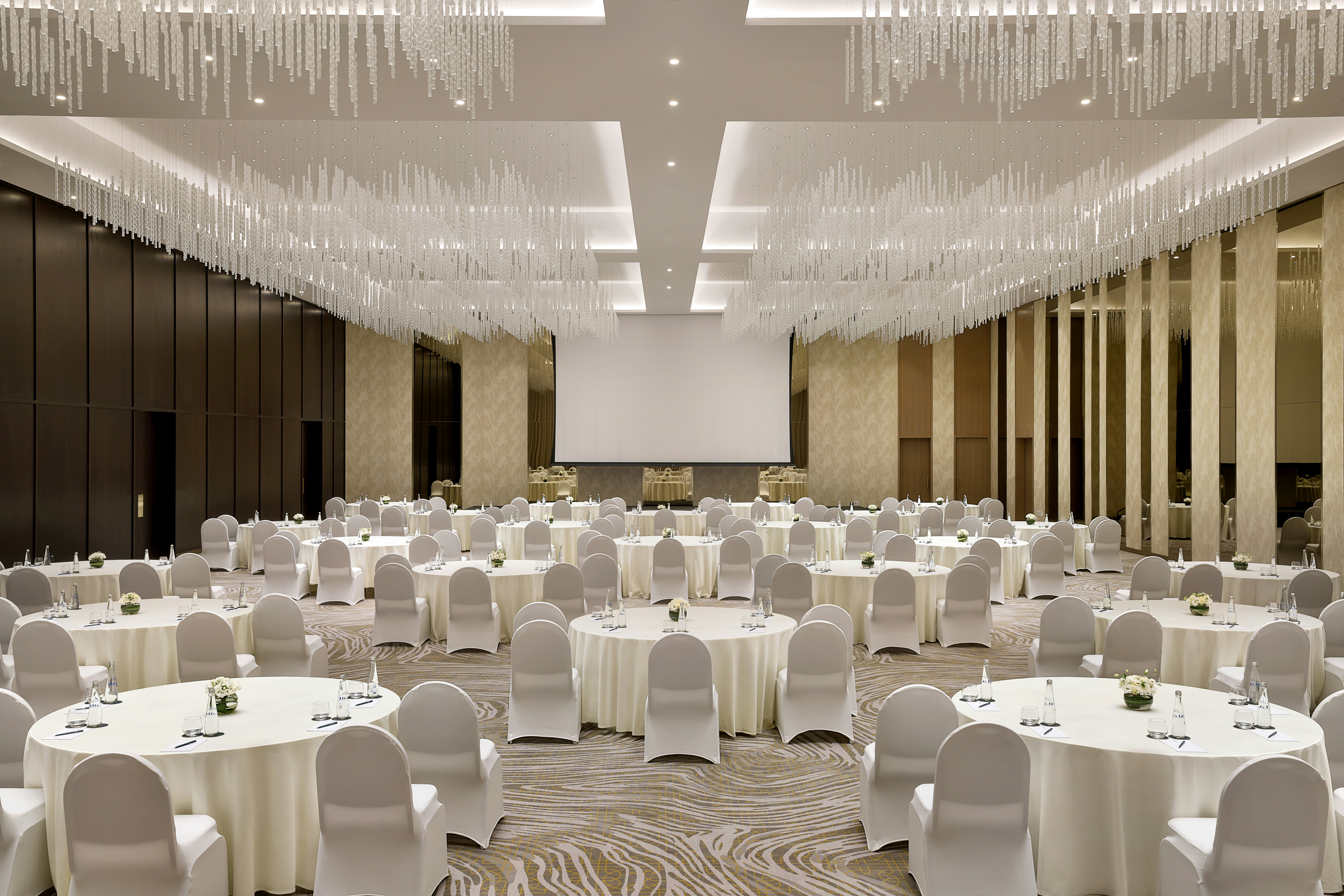 Embassy Suites by Hilton Dubai Business Bay 41/55