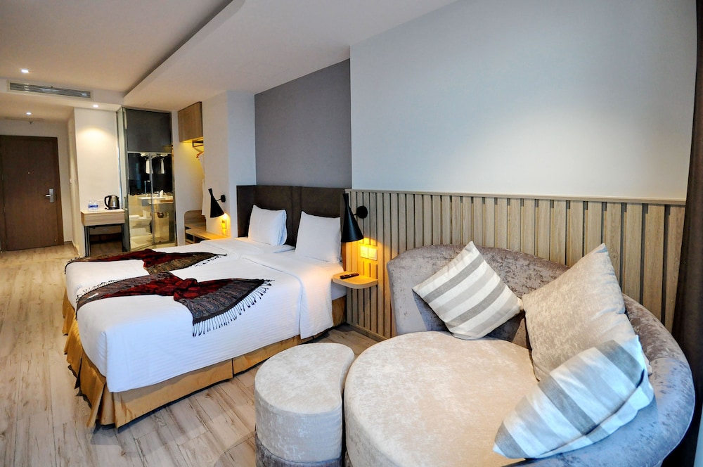 DELUXE, SEA VIEW
