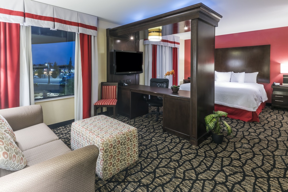 Hampton Inn and Suites Salt Lake City / Univ Foothill Dr UT 52/69