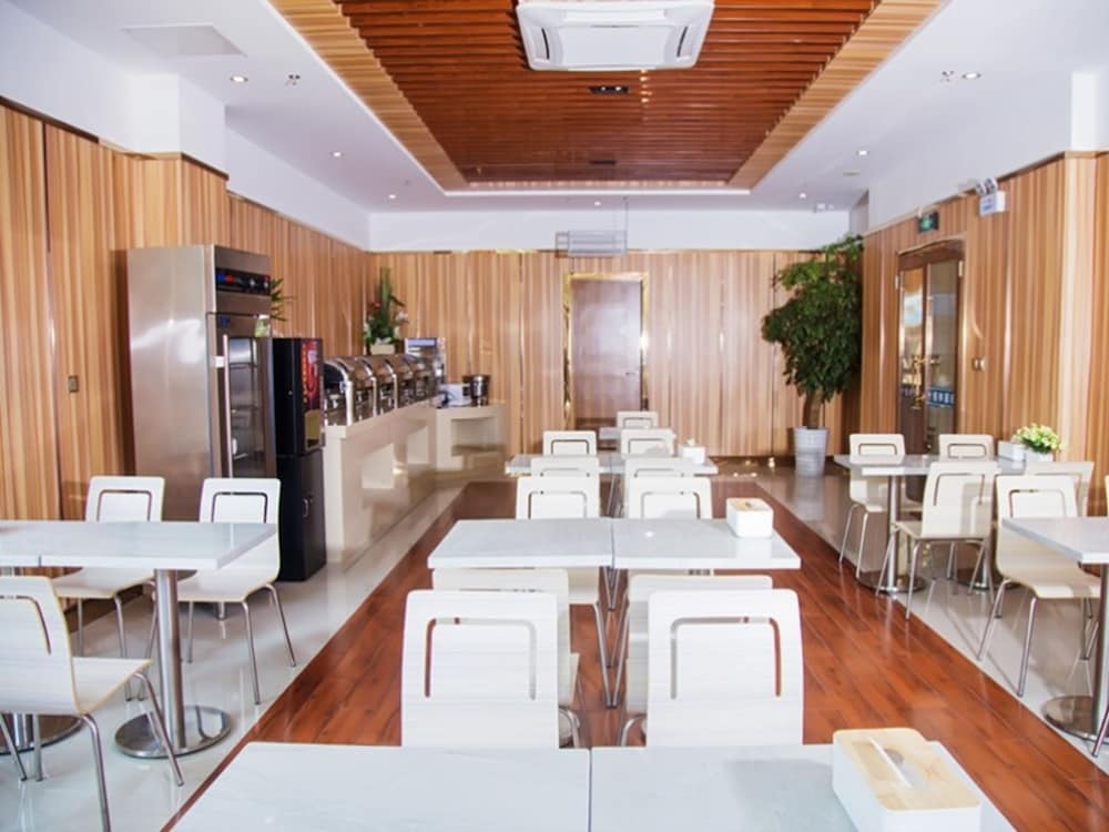 Greentree Inn Yancheng Dongtai Shiyan Town Express Hotel 39/48
