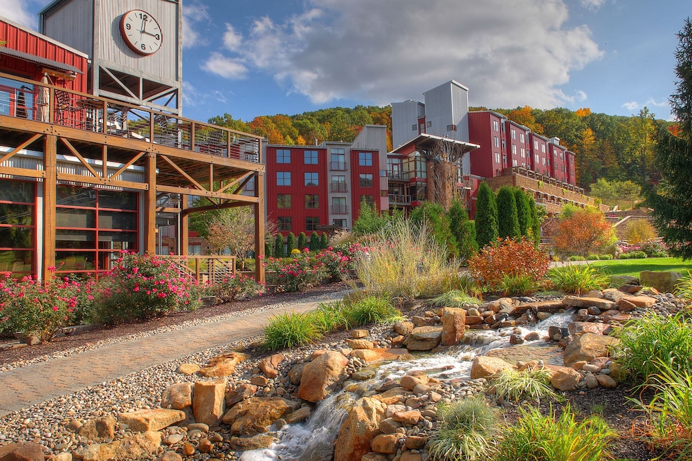Bear Creek Mountain Resort 62/64