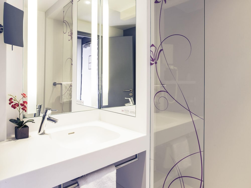 Mercure La Roche Sur Yon Centre 74/76