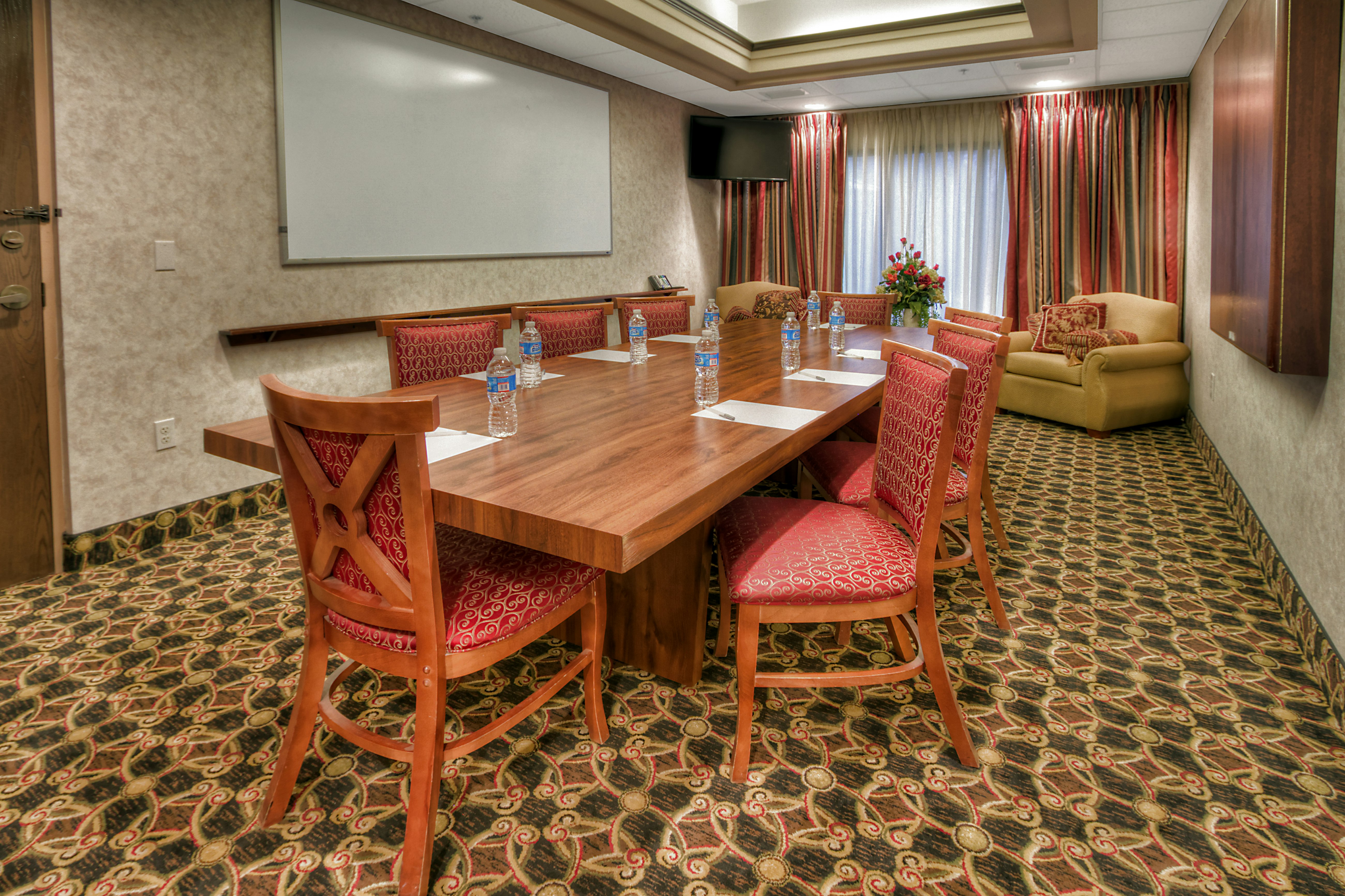 Hampton Inn Marion, NC 28/28