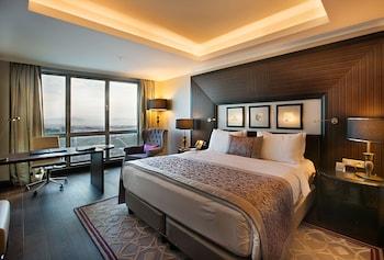 Executive, King Bed, Island View