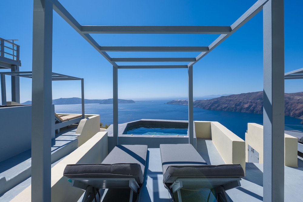 Gizis Cliffside Suites 30/50
