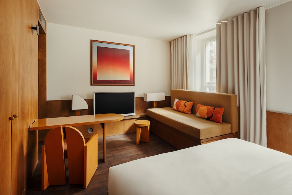 Edgar Suites Bouchardon 10/28