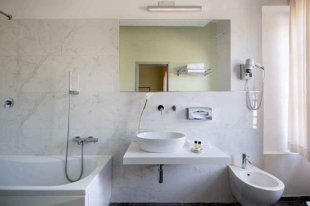 Hotel L Antico Pozzo 8/71