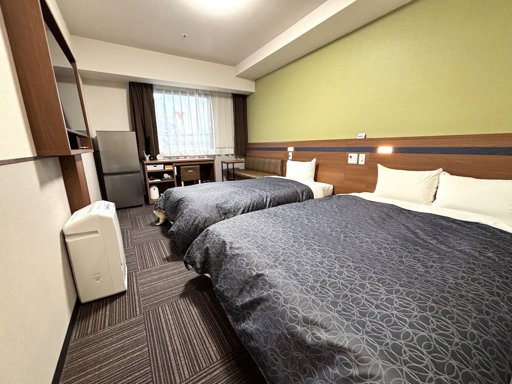 SEMI ROOM, FAMILY, 1 DOUBLE AND 1 SINGLE BED