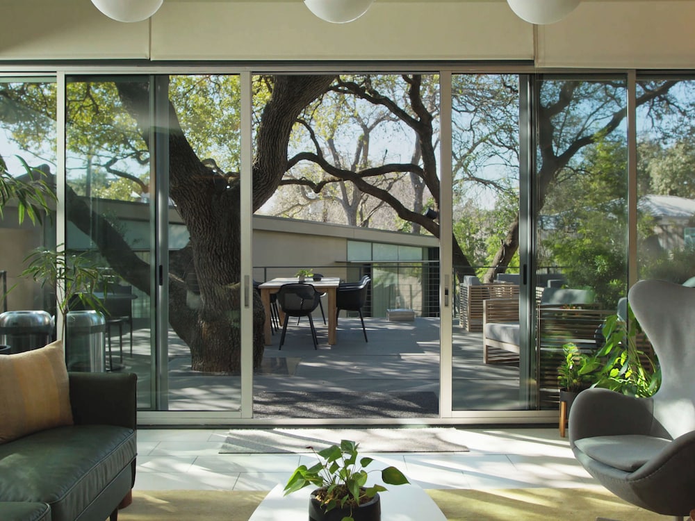 Frame Hotel - Treehouse (formerly Kimber Modern) 10/46