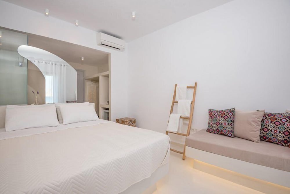 Myconian Sunrise Relais & Chateaux Hotel 46/86