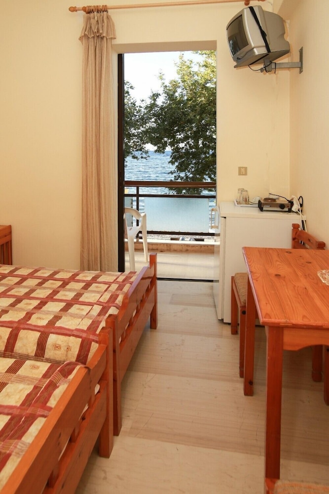 ASTIR ROOMS 17/38