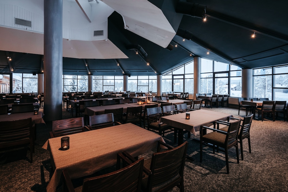 restaurant cafeteria