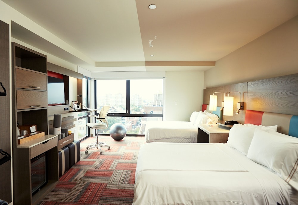 Even Hotel Brooklyn 18/84
