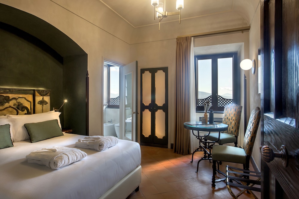 1 BEDROOM, CLASSIC, DOUBLE BED, SEA VIEW