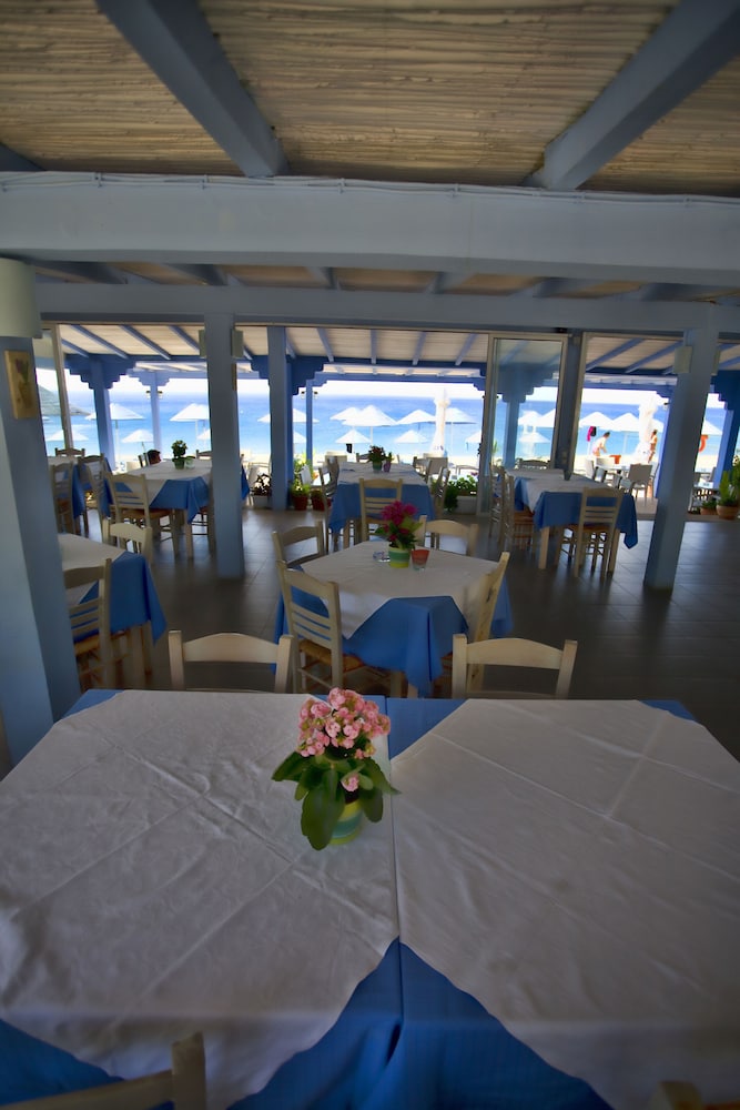 CHC Coriva Beach Hotel and Bungalows 64/75