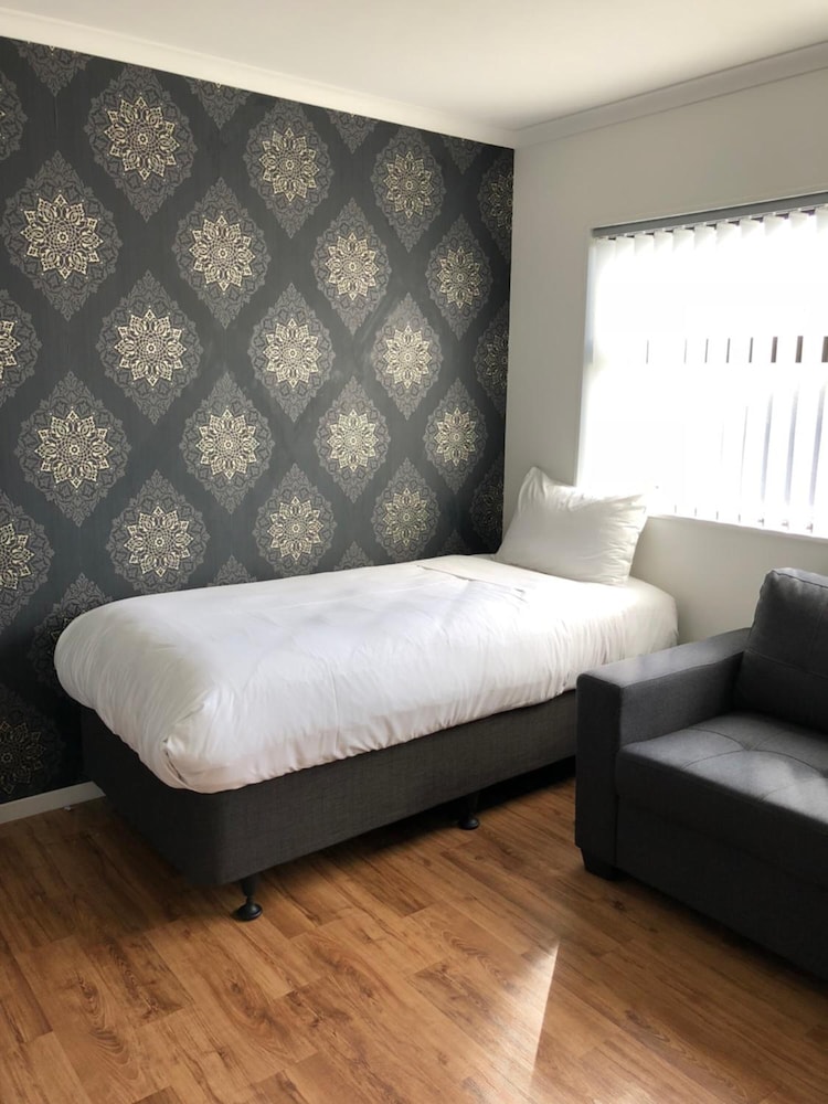 Uni Motel 23/45