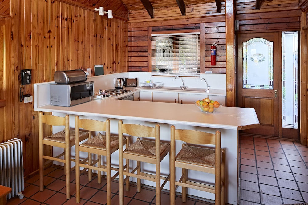KNYSNA RIVER CLUB - KNYSNA 58/76