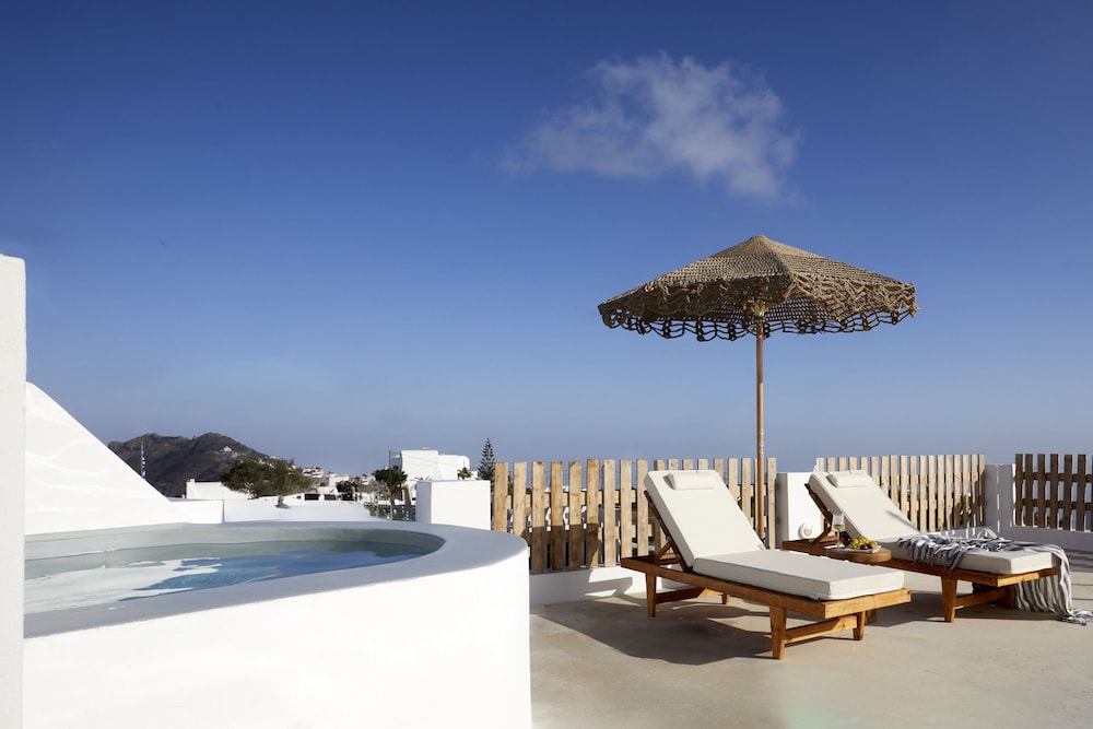 ATHIRI HOTEL 35/50
