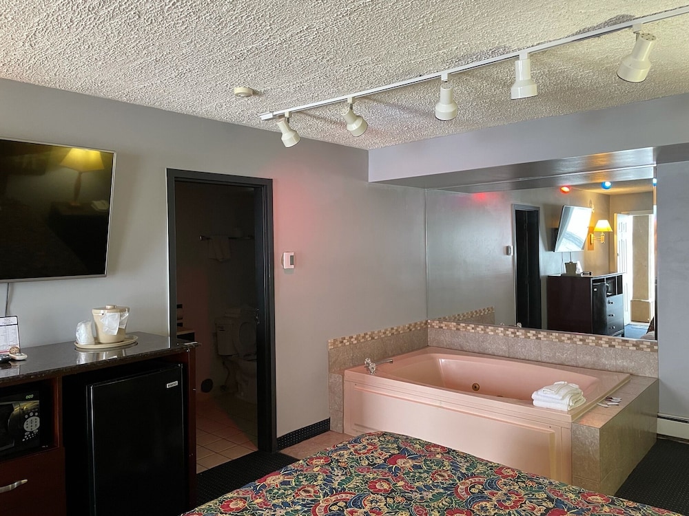 American Inn & Suites 28/28