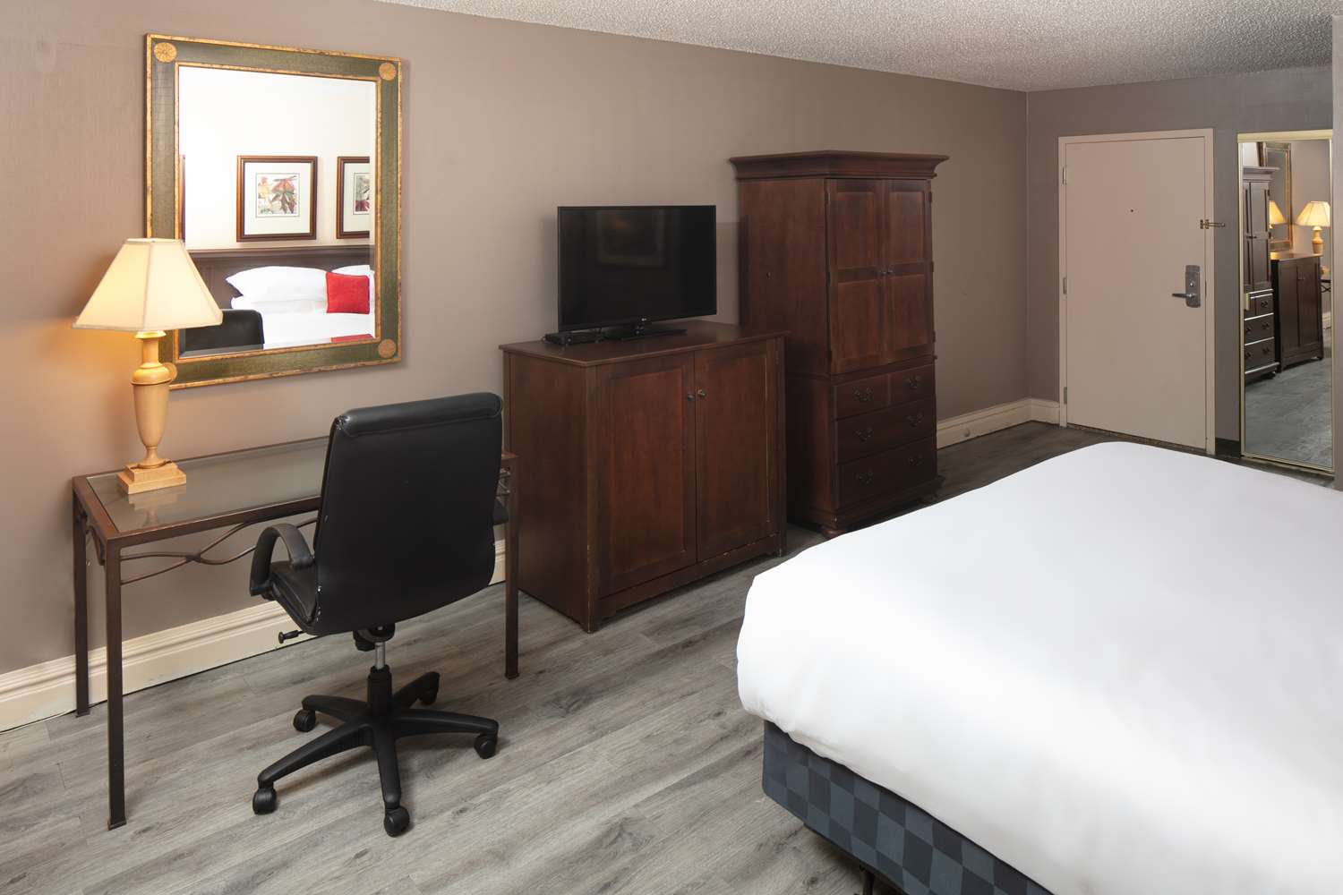 جناح جونيور بمطبخ صغير، Red Lion Hotel Pocatello 5/5