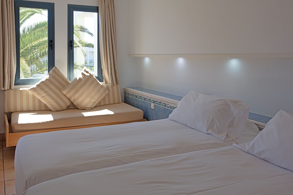 Playitas Aparthotel 5/50