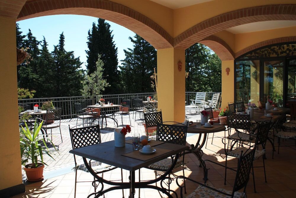 Villa Sant' Uberto Country Inn 45/65