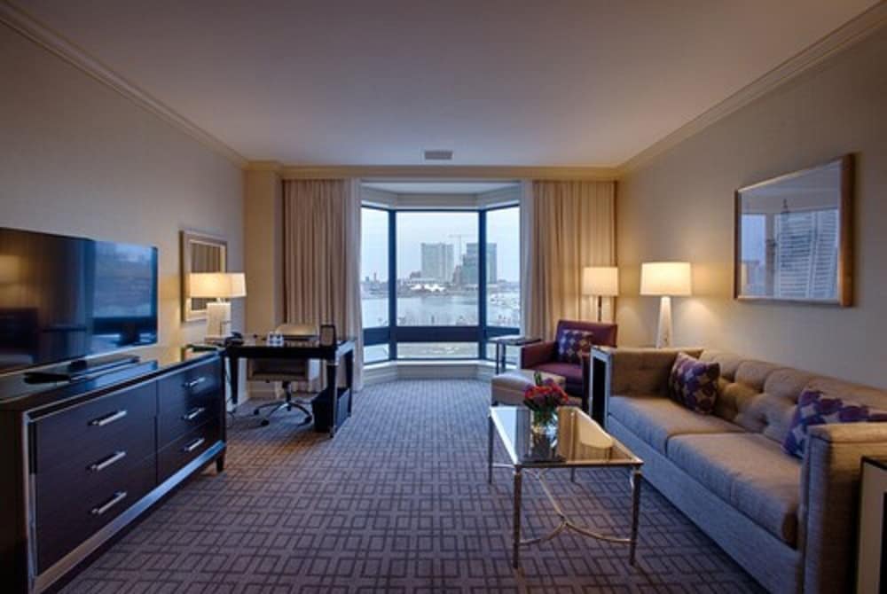 Royal Sonesta Harbor Court Baltimore 32/45