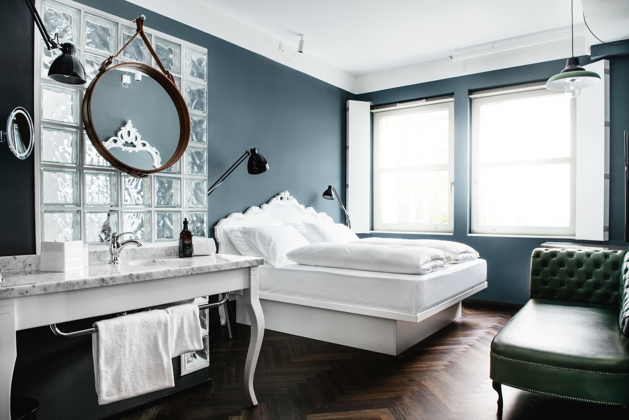 Chic, Petite, King Bed