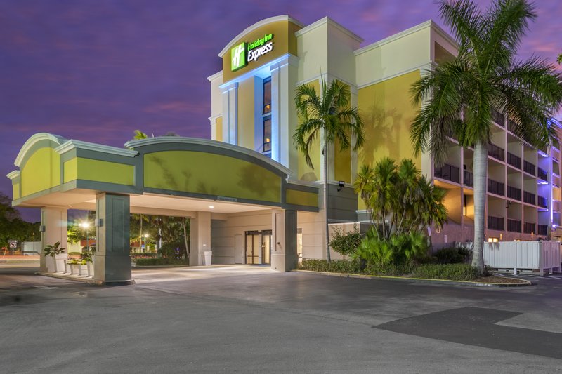 Holiday Inn Express Cape Coral-Fort Myers Area 51/53