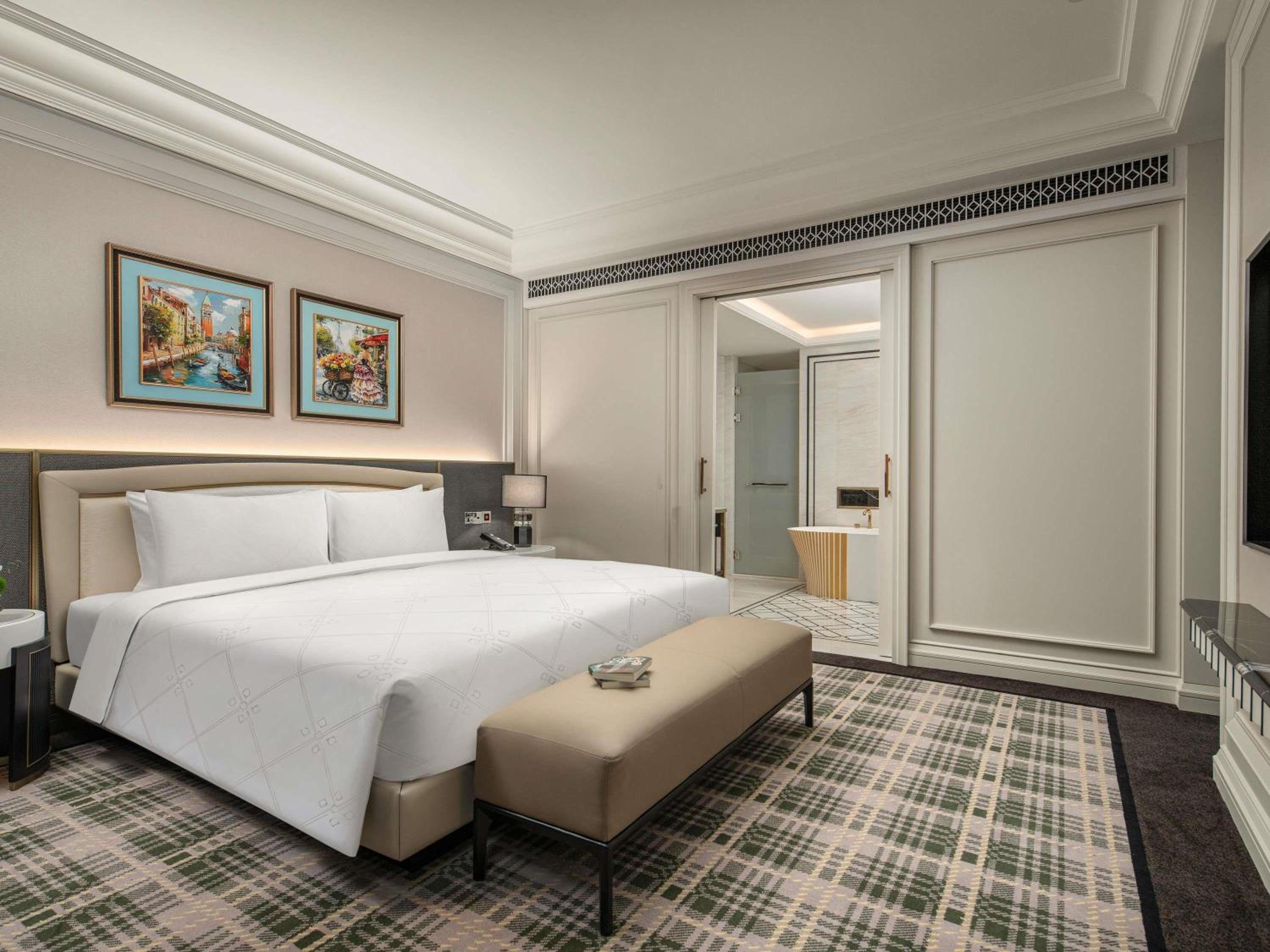 جناح تنفيذي بسرير كينج بمنطقة جلوس مع دخول الصالة في طابق مرتفع، PULLMAN BEIJING SOUTH 4/8