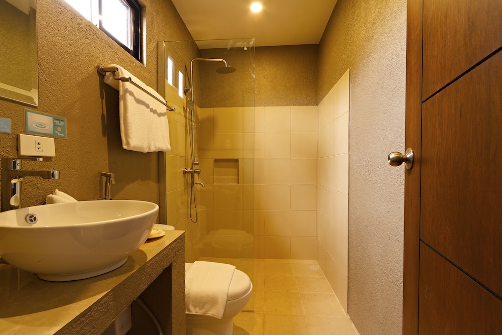 Vela Terraces Hotel 23/26