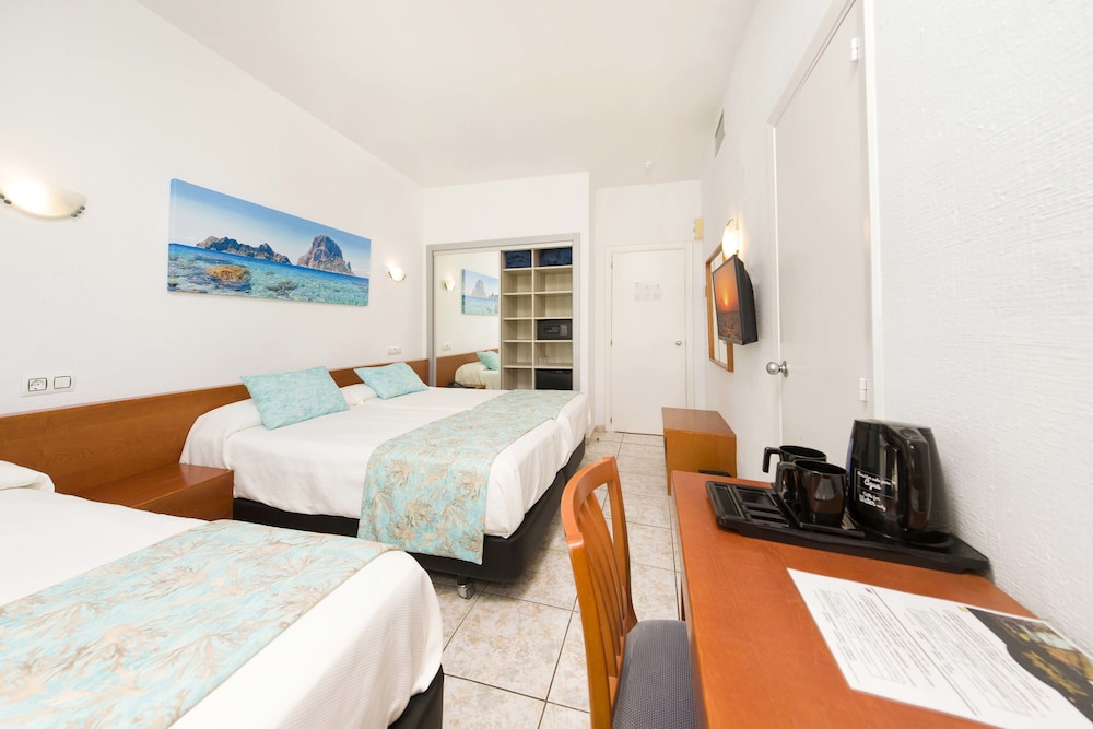 Hotel Tropical Ibiza 23/45