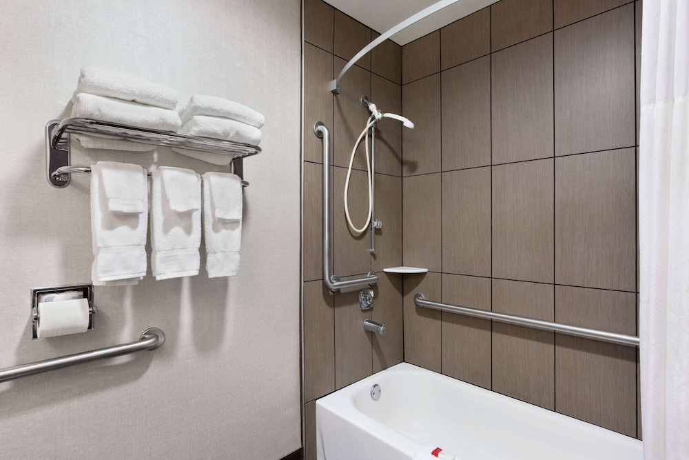 Baymont by Wyndham Lithia Springs Atlanta 28/28