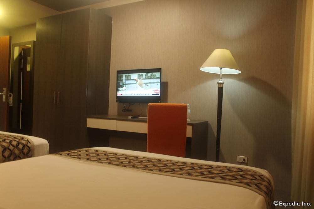 88 Courtyard Hotel 23/52