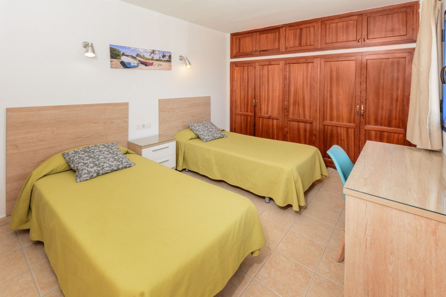 ROOM, DOUBLE OR TWIN BED, SHARED BATHROOM