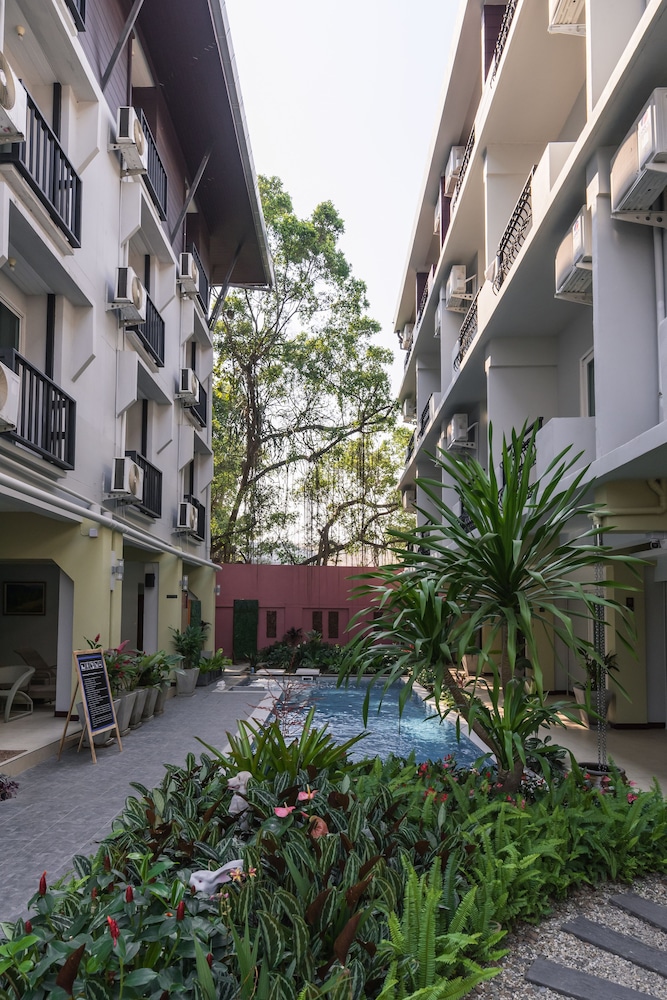 COZYTEL CHIANGMAI 60/66