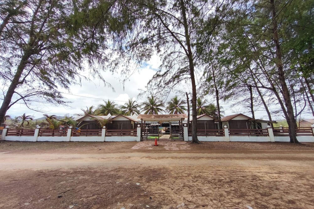 Al Safina Kijal Beach Resort & Restaurant 38/47
