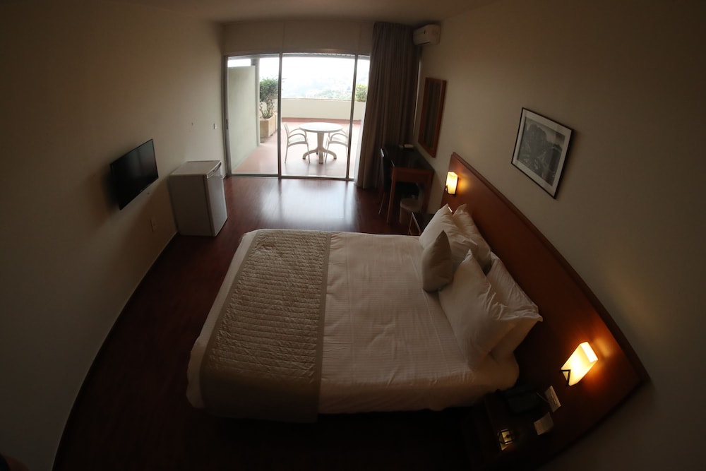 MONTEVERDE HOTEL 44/64