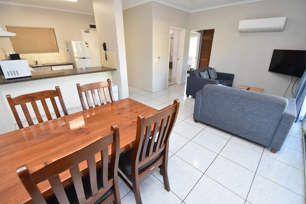 TRADEWINDS MCLEOD HOLIDAY APARTMENTS 31/43