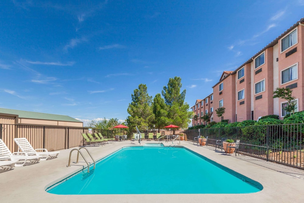 Days Inn By Wyndham Camp Verde Arizona 4/28