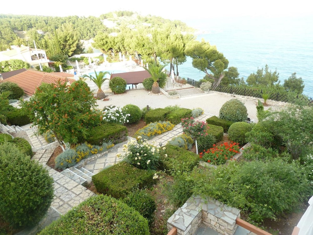 Milia Bay Hotel and Apartments 18/32