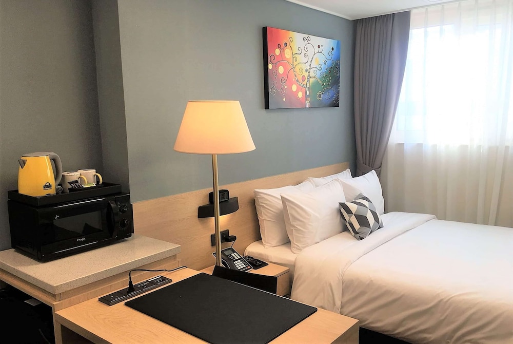Days Hotel & Suites by Wyndham Incheon Airport photo2