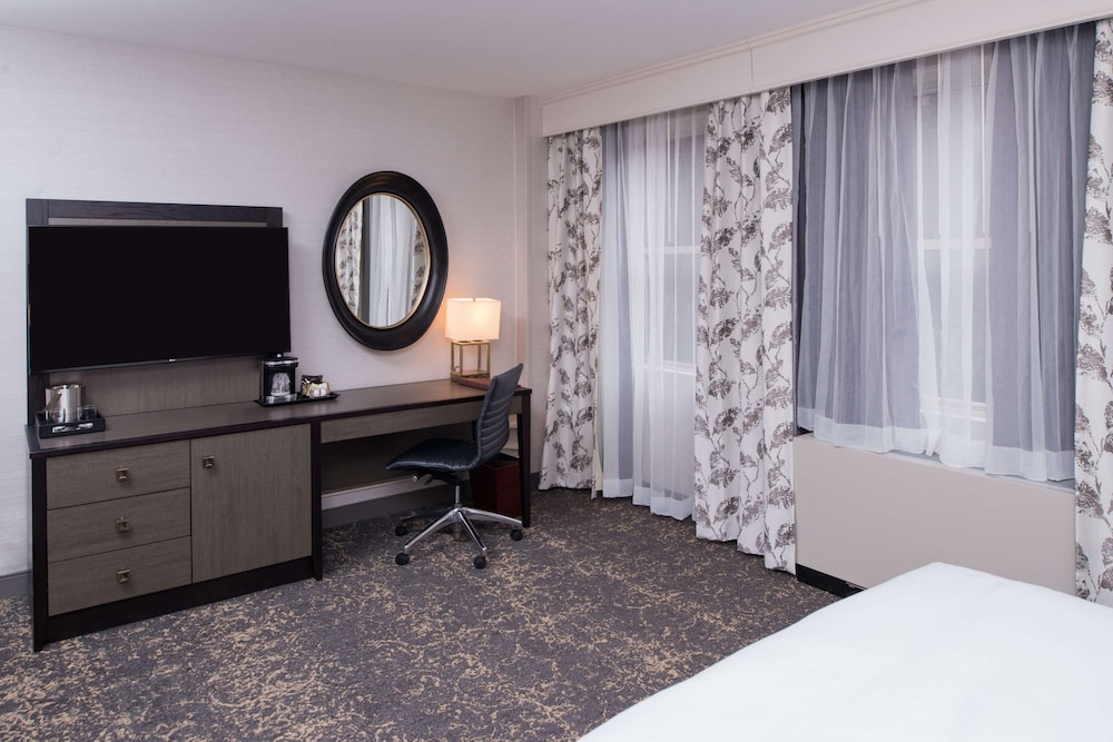 Doubletree By Hilton Utica 64/79