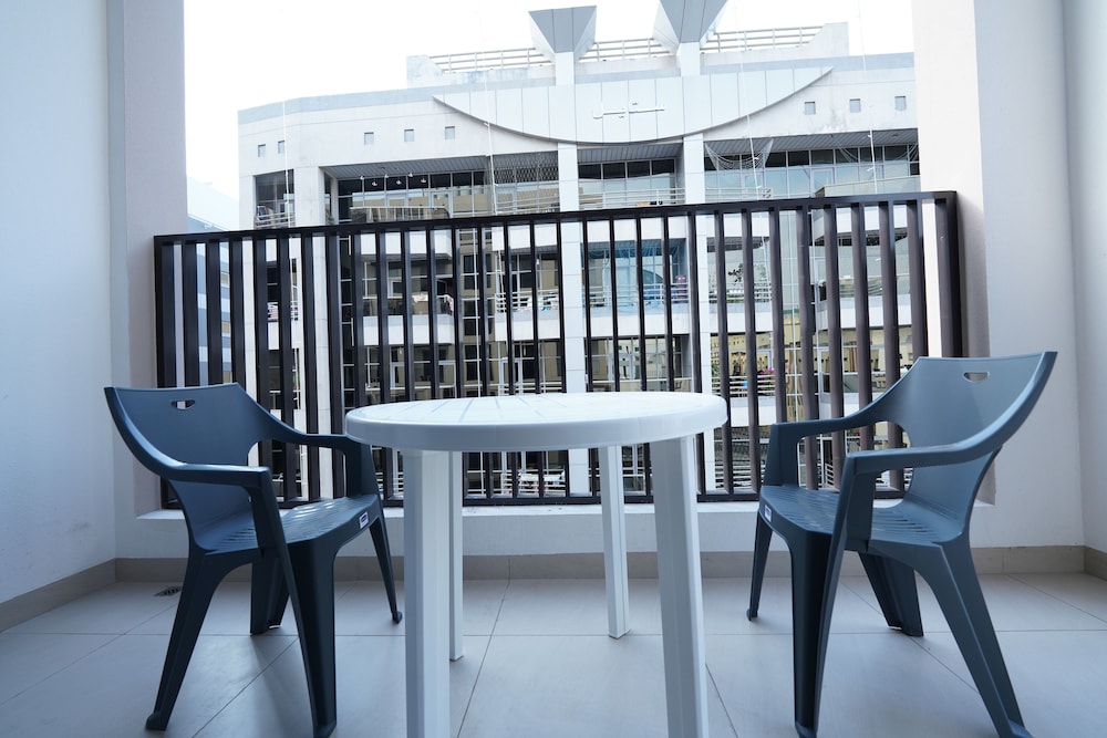 Azur Regency Hotel Apartments 38/43