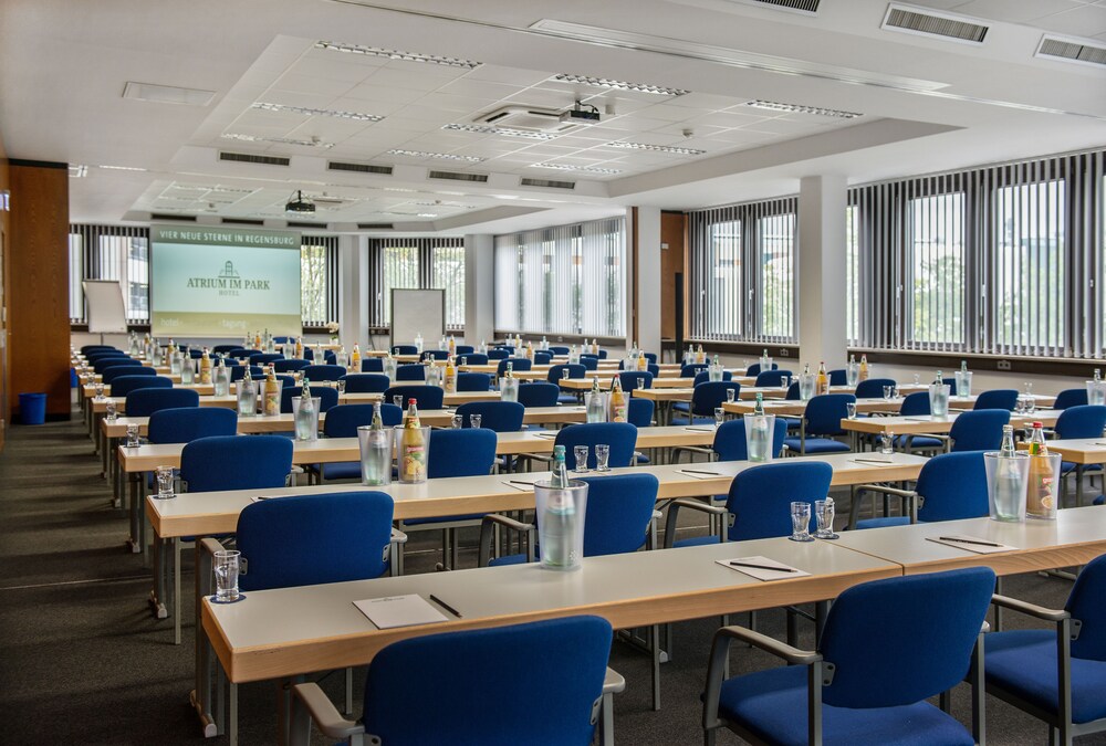 Atrium im Park Hotel Regensburg 37/50