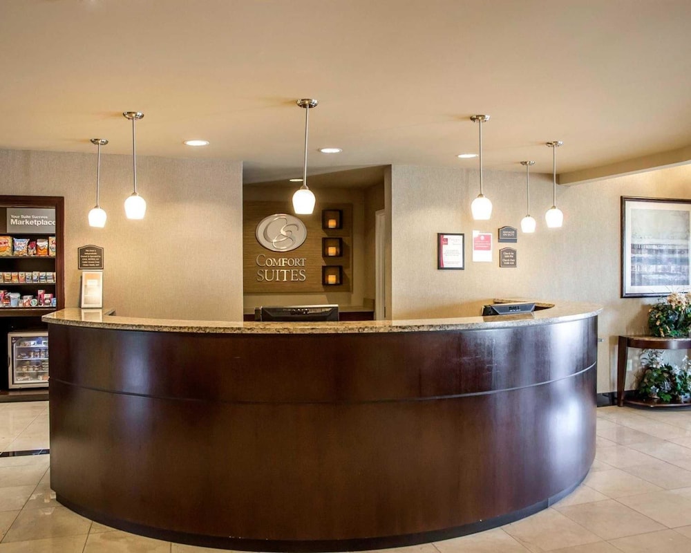Spark by Hilton Cincinnati Fairfield 9/42