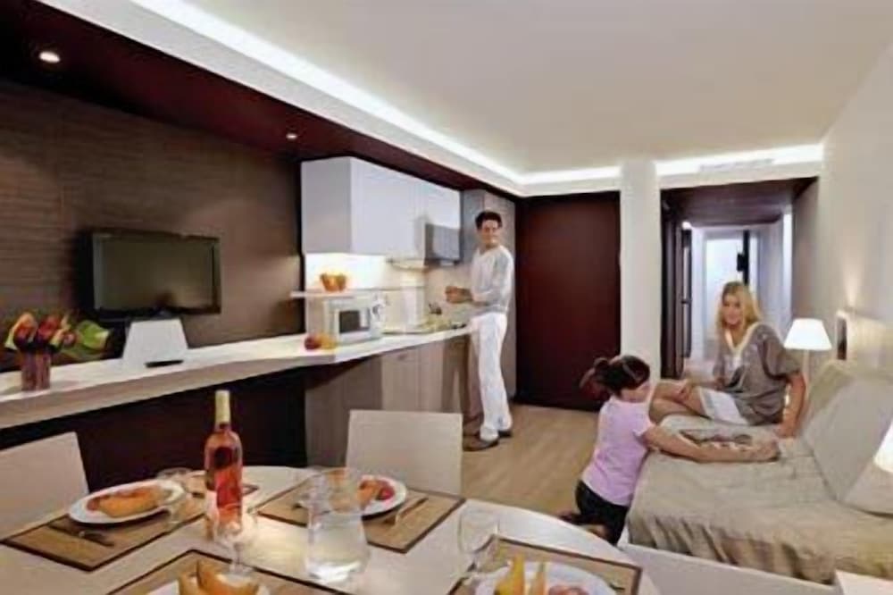 Residence Resideal Premium Cannes 32/42
