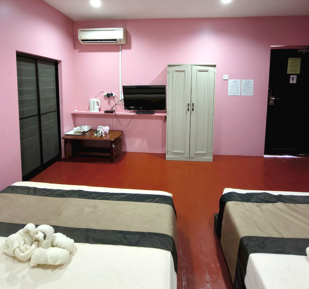 OYO 90906 Rumah Rehat Awana 30/45